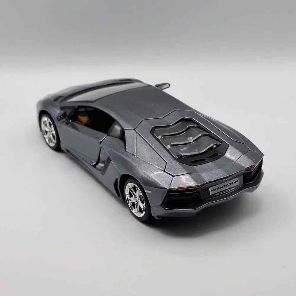 Maisto 1/24 Lamborghini Aventador LP700-4 Diecast Model Car Metallic Grey Loose
